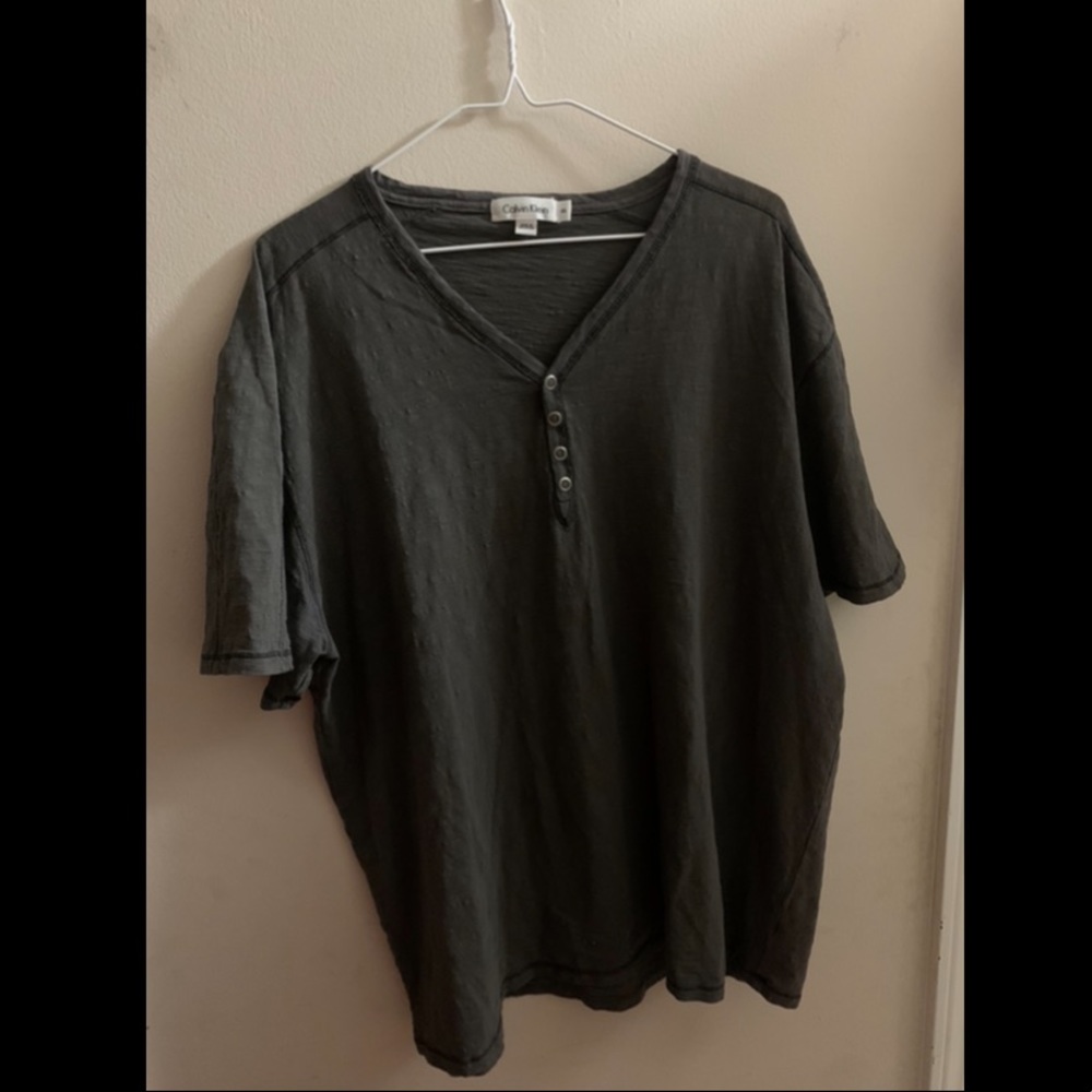 Men’s XXL Calvin Klein Black V-Neck 4 Button T-Shirt